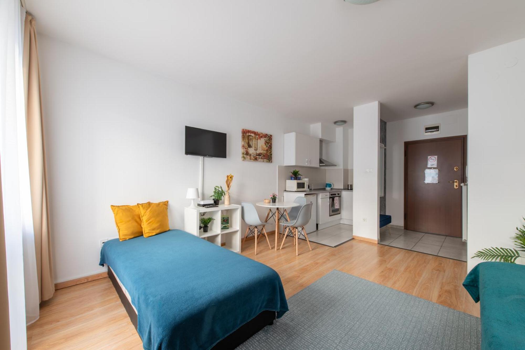 Mono With Free Parking Apartment